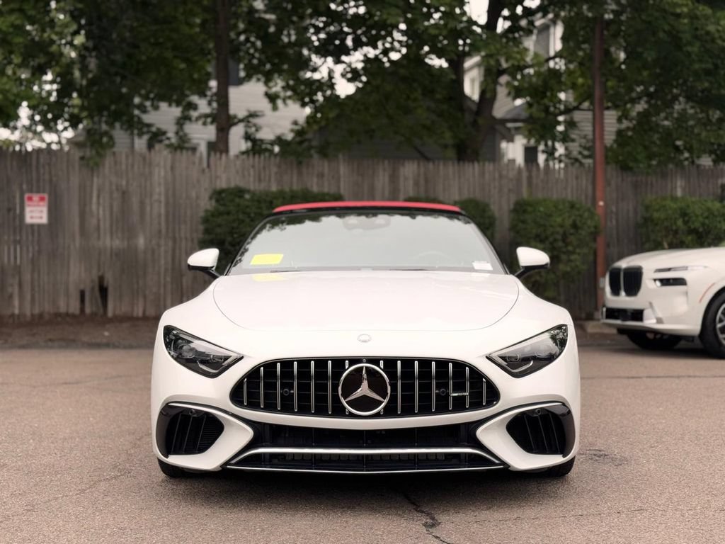 Used 2023 Mercedes-Benz SL 55 AMG 4MATIC w/ Driver Assistance Package image 10
