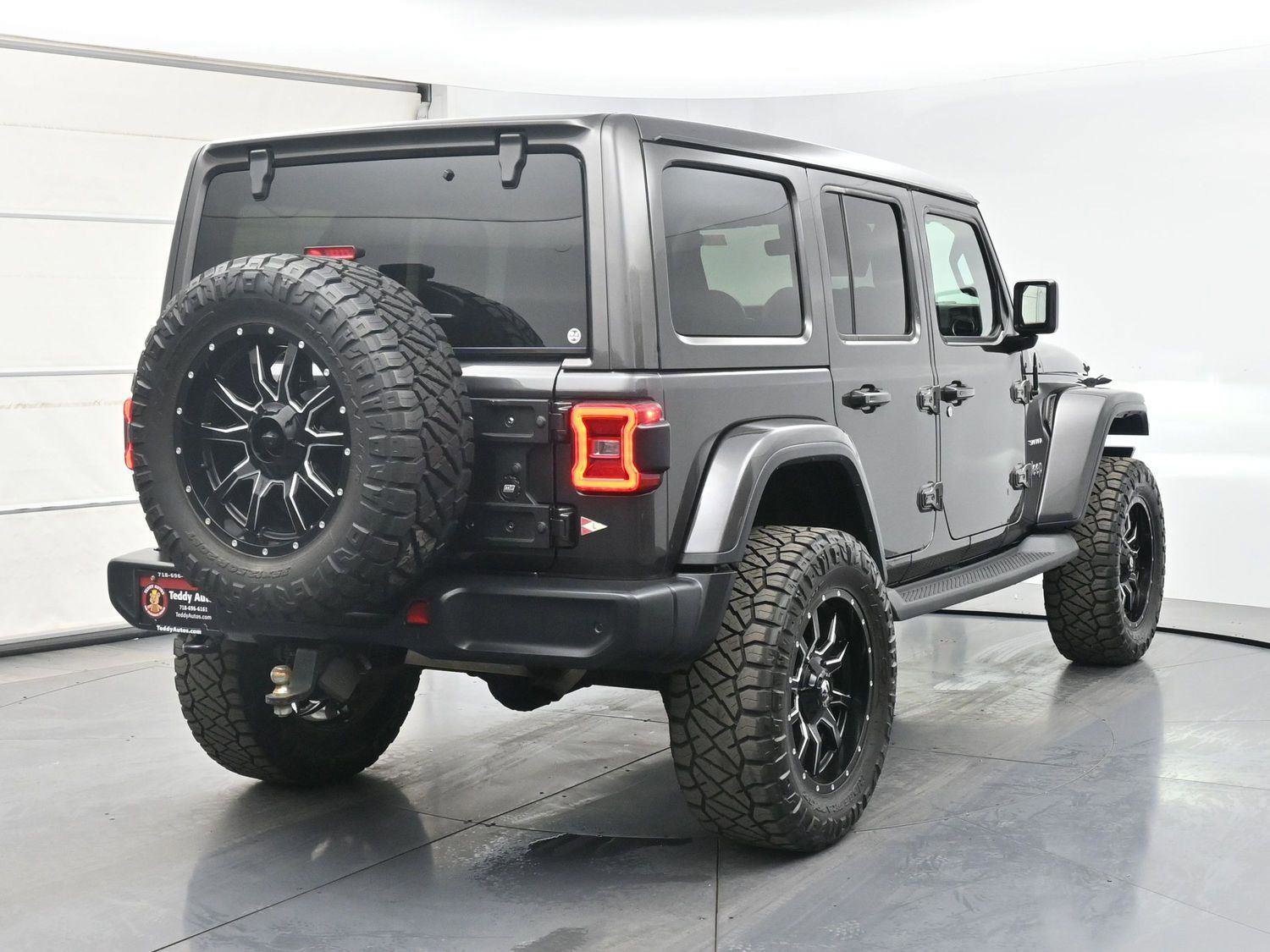 Used 2019 Jeep Wrangler Unlimited Sahara image 21