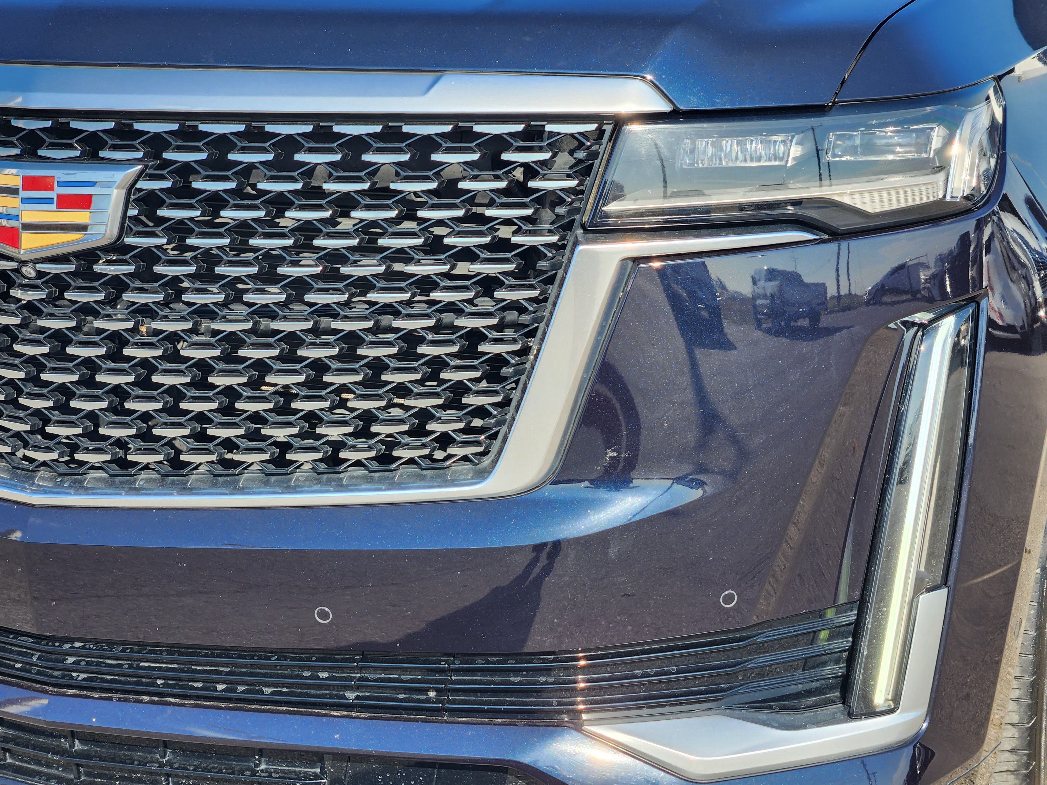 Used 2021 Cadillac Escalade Premium Luxury AWD/4WD image 8