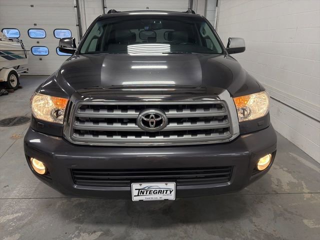 Used 2011 Toyota Sequoia Limited AWD/4WD image 2
