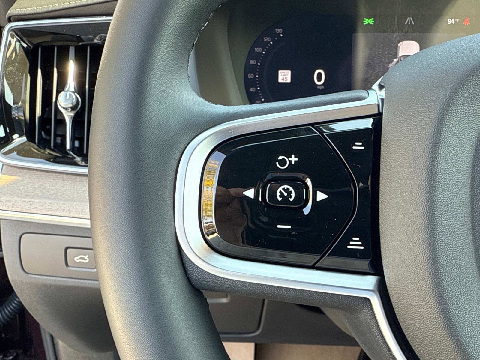New 2026 Volvo XC90 B6 Plus w/ Protection Package AWD/4WD image 28