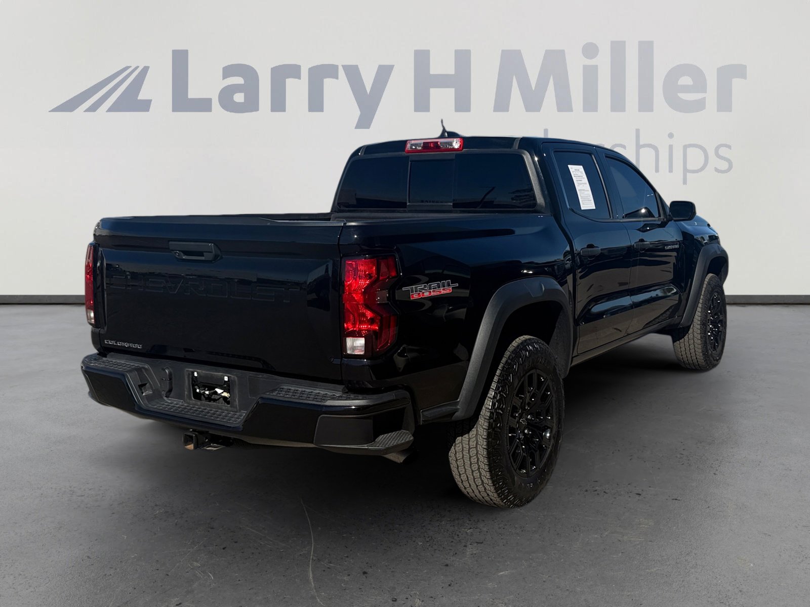 Used 2024 Chevrolet Colorado Trail Boss image 5