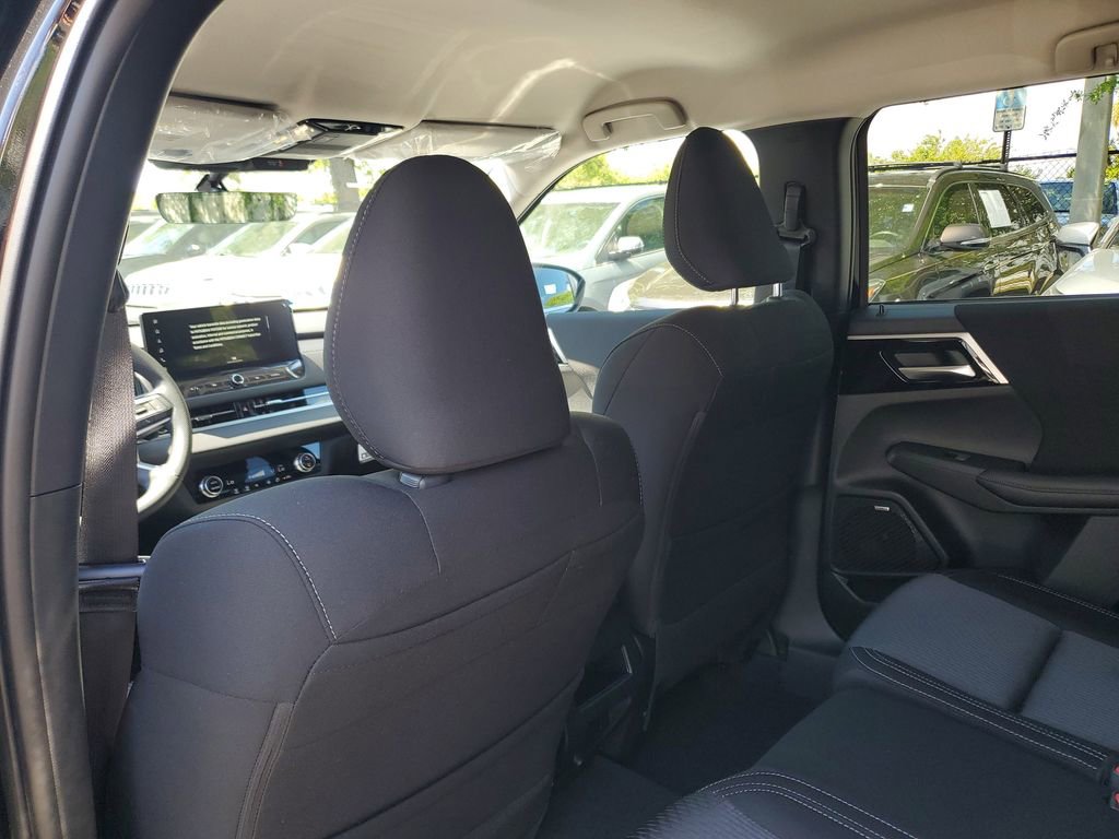 New 2026 Mitsubishi Outlander ES image 13