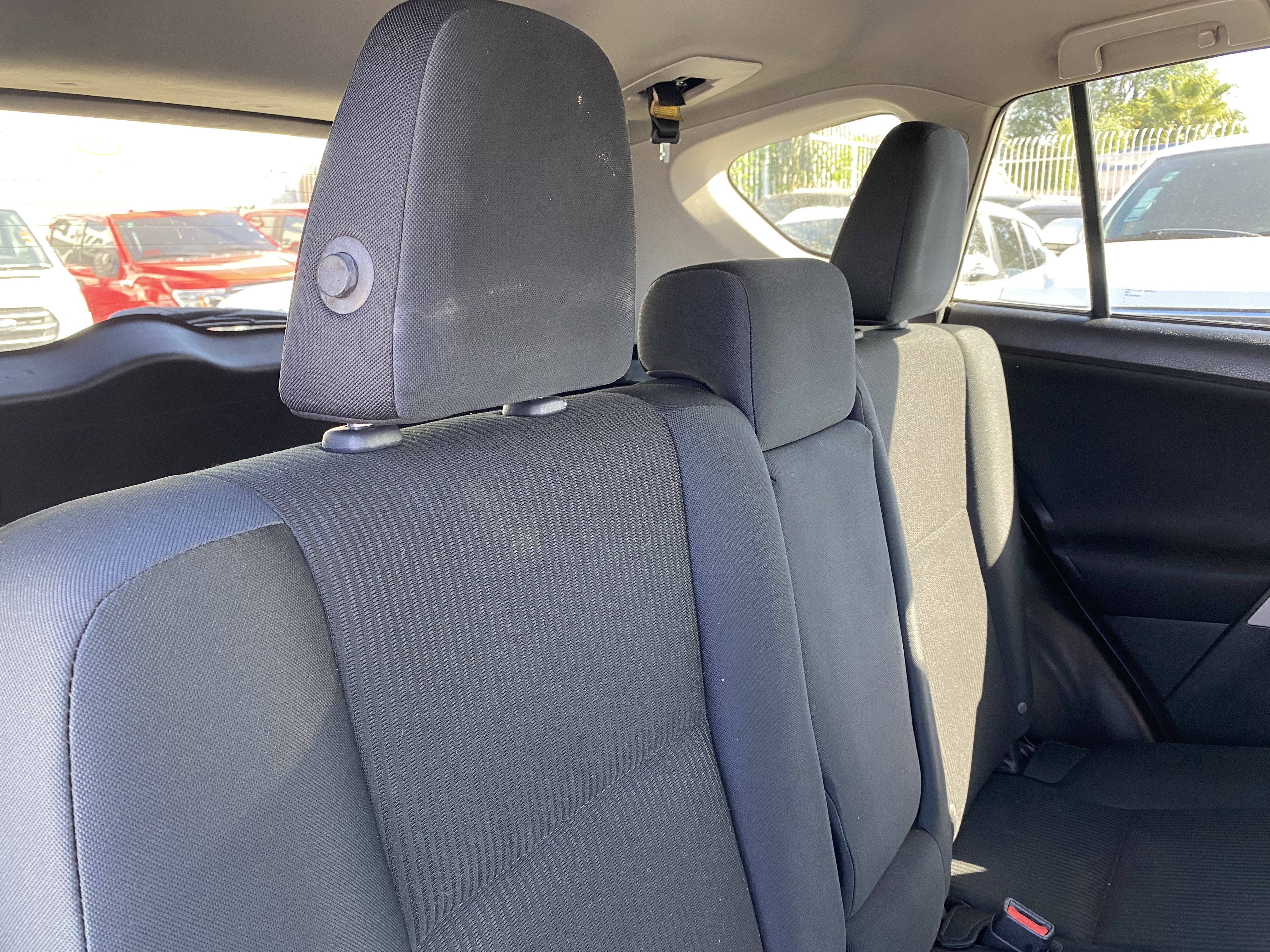 Used 2018 Toyota RAV4 LE w/ Cargo Management Package FWD image 23