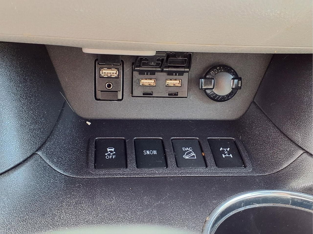 Used 2019 Toyota Highlander Plus AWD/4WD image 21