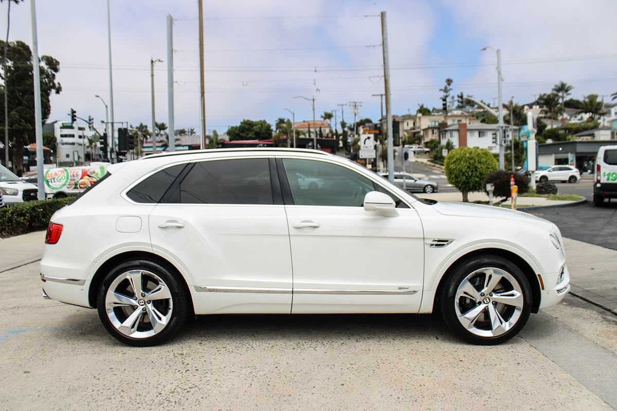 Used 2020 Bentley Bentayga Plug-In Hybrid AWD/4WD image 7