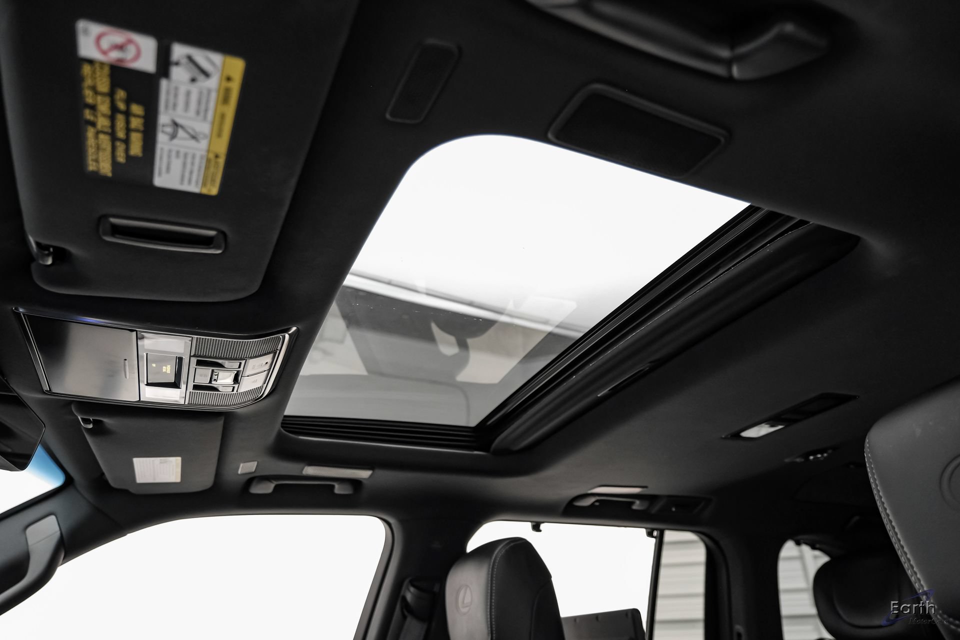 Used 2023 Lexus LX 600 4WD w/ Accessory Package (Z1) image 37