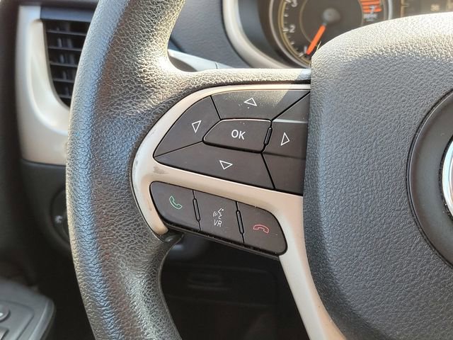 Used 2017 Jeep Cherokee Sport image 26