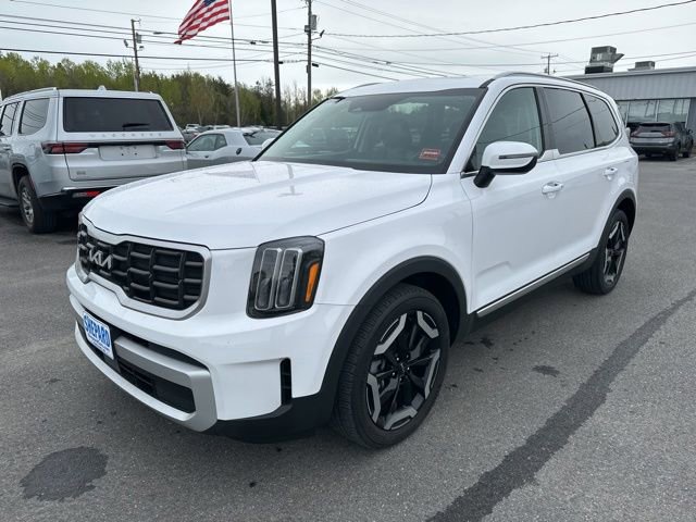 Used 2025 Kia Telluride S FWD image 3