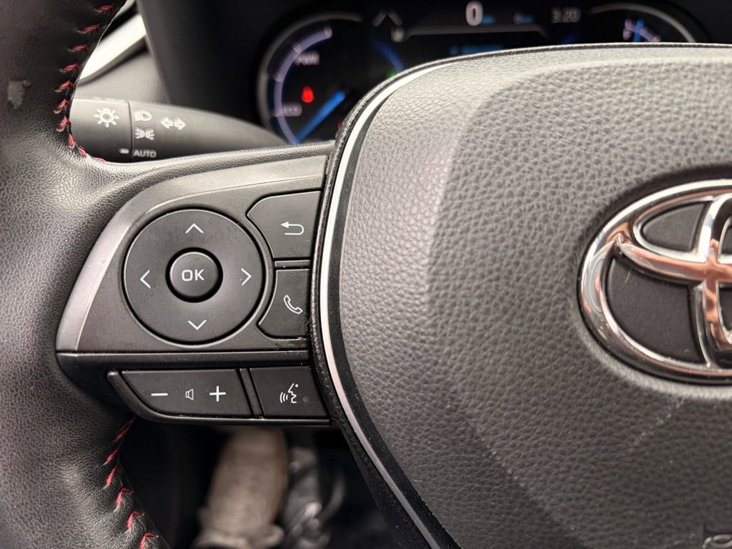 Used 2022 Toyota RAV4 SE w/ Weather & Moonroof Package image 19