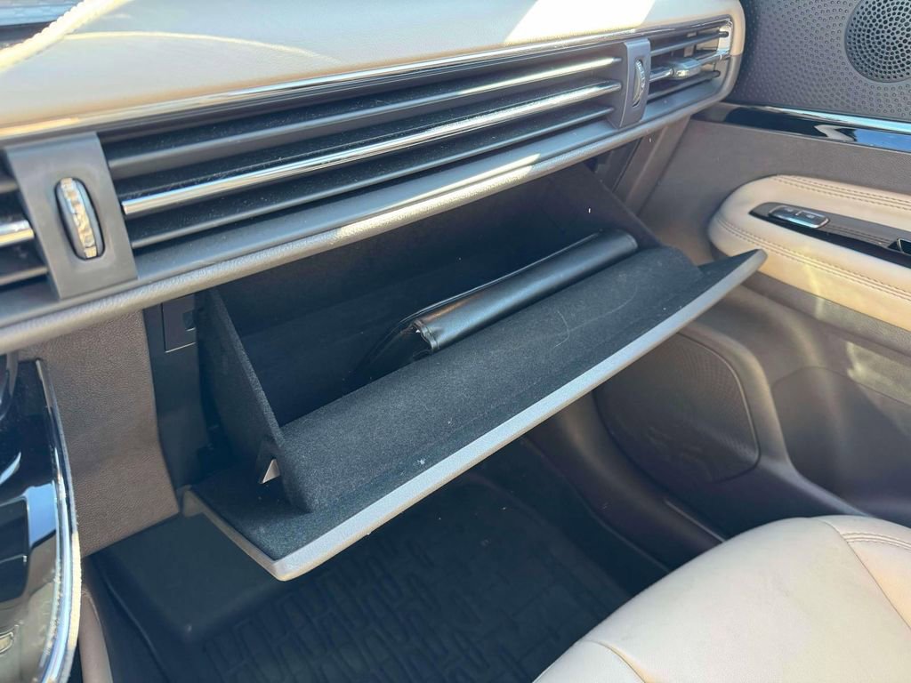 Used 2023 Lincoln Corsair AWD w/ Rear Removable Package Tray image 30