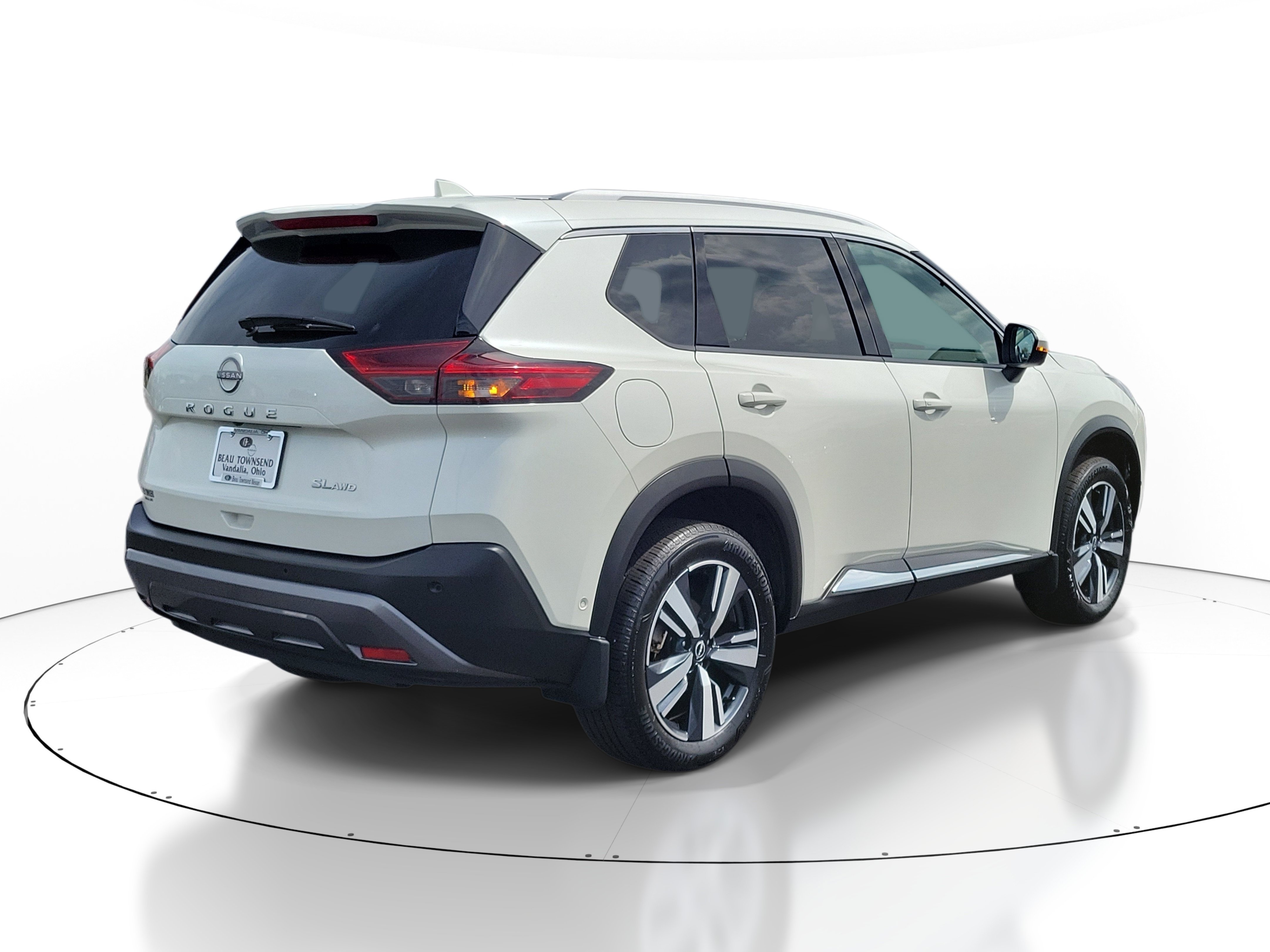Used 2023 Nissan Rogue SL w/ SL Premium Package AWD/4WD image 4