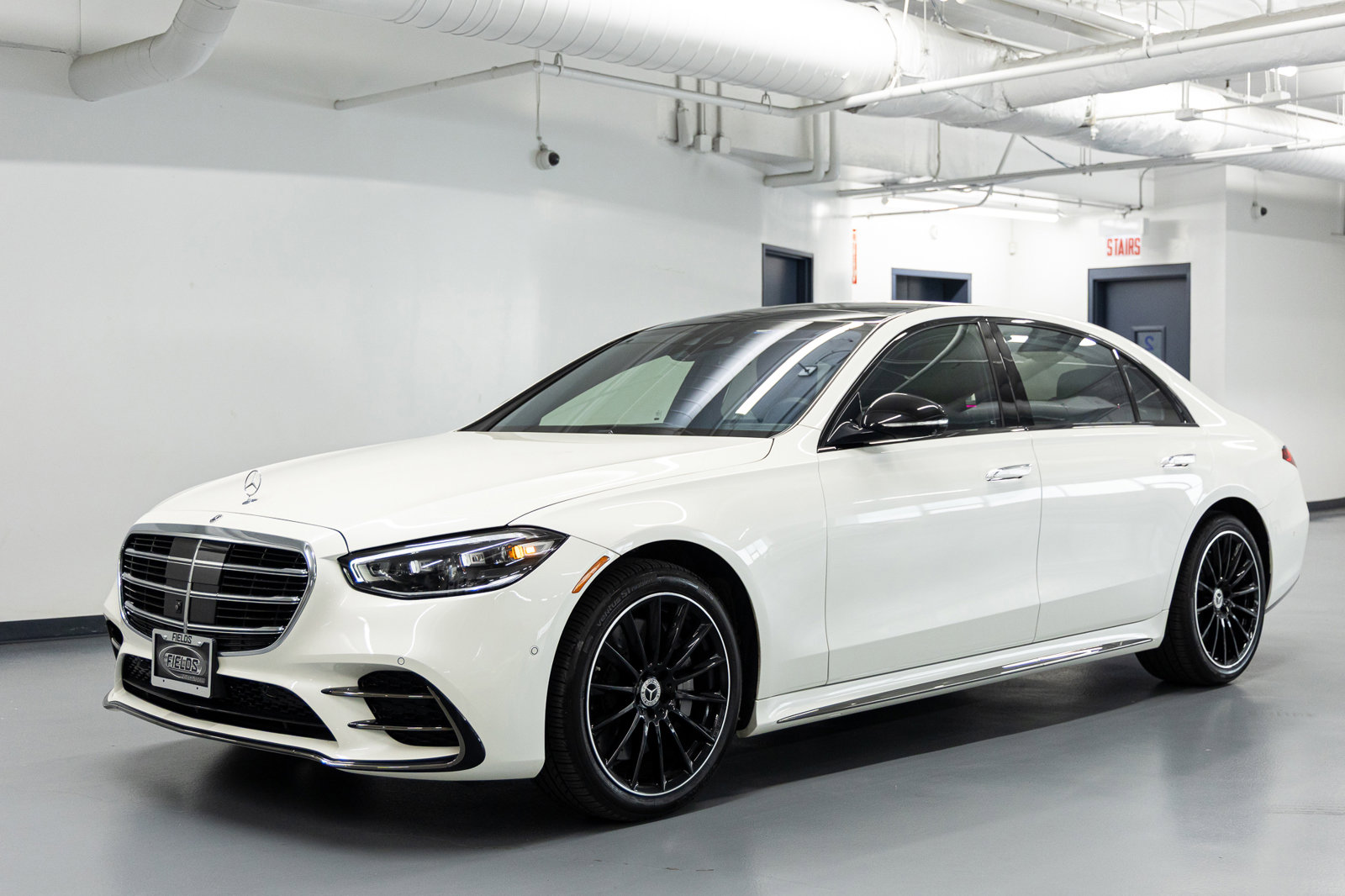 Used 2023 Mercedes-Benz S 500 4MATIC image 1