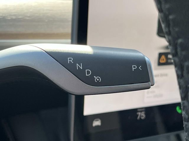 Used 2023 Tesla Model Y Performance AWD/4WD image 35