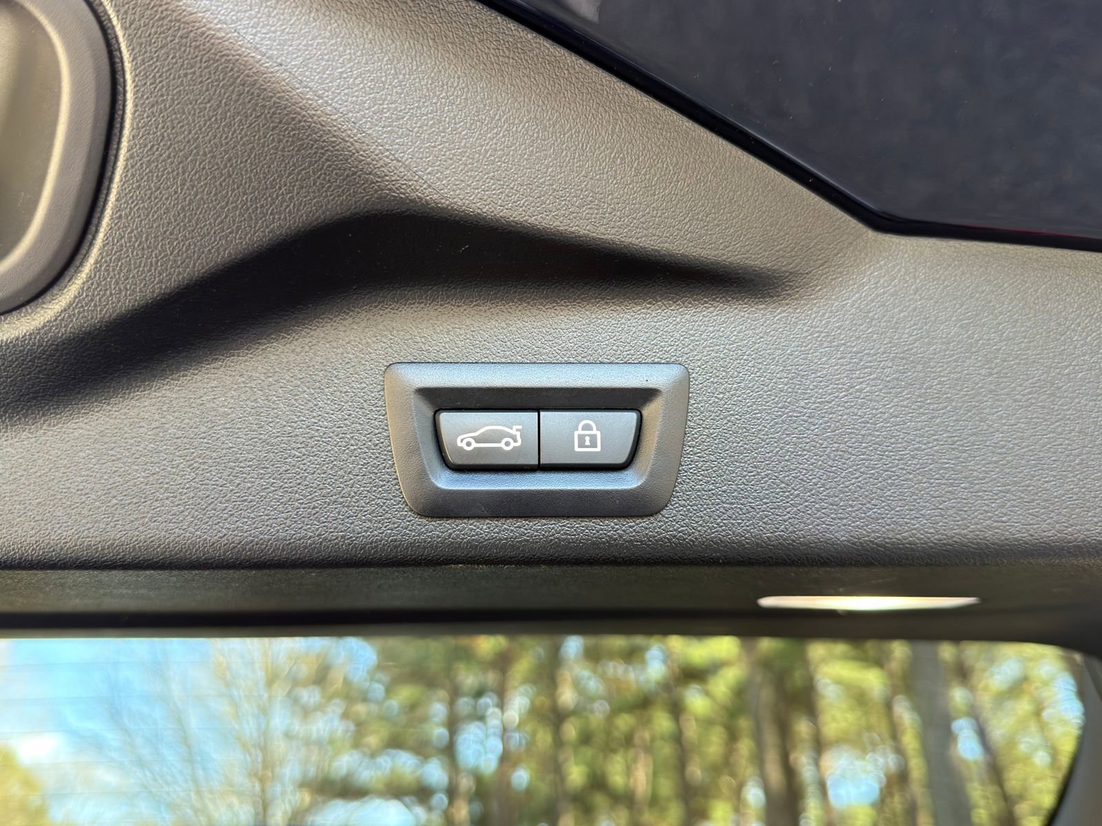 Used 2022 BMW X5 M50i image 18