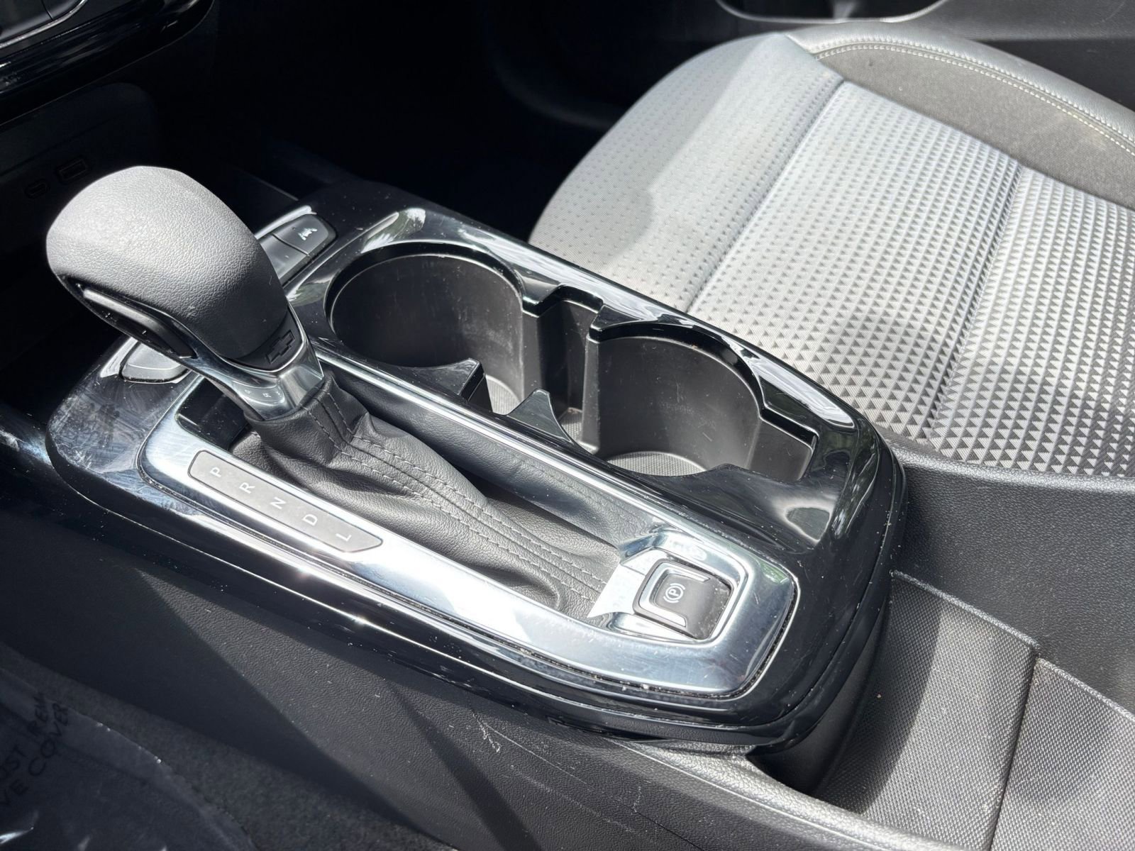 Used 2025 Chevrolet Trax LT FWD image 41