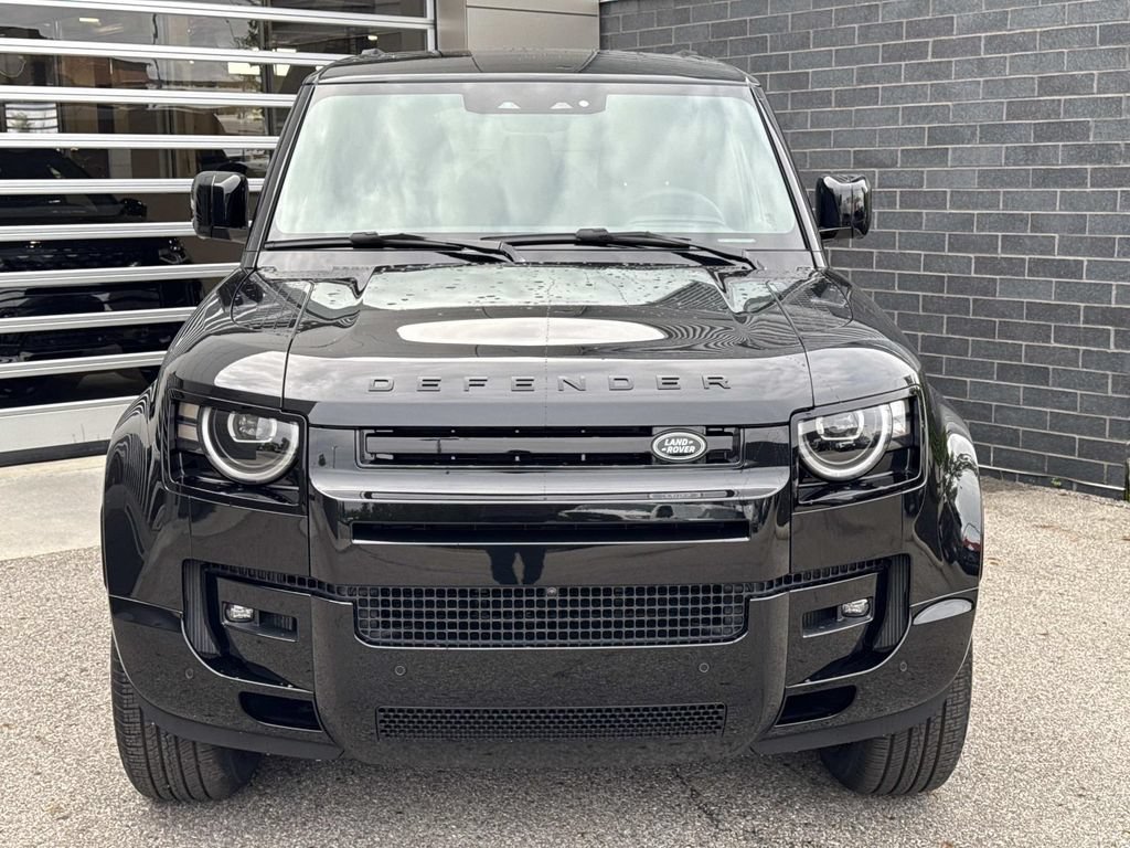 New 2026 Land Rover Defender 110 X-Dynamic SE AWD/4WD image 2
