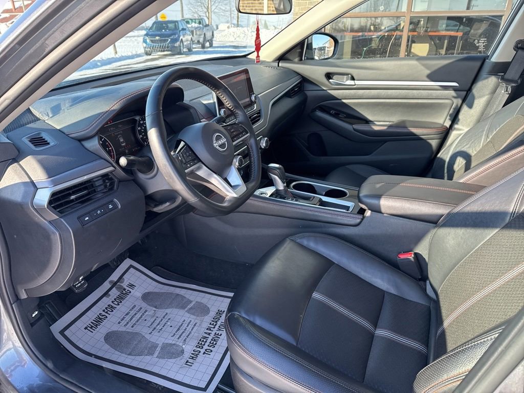 Used 2025 Nissan Altima 2.5 SR image 39