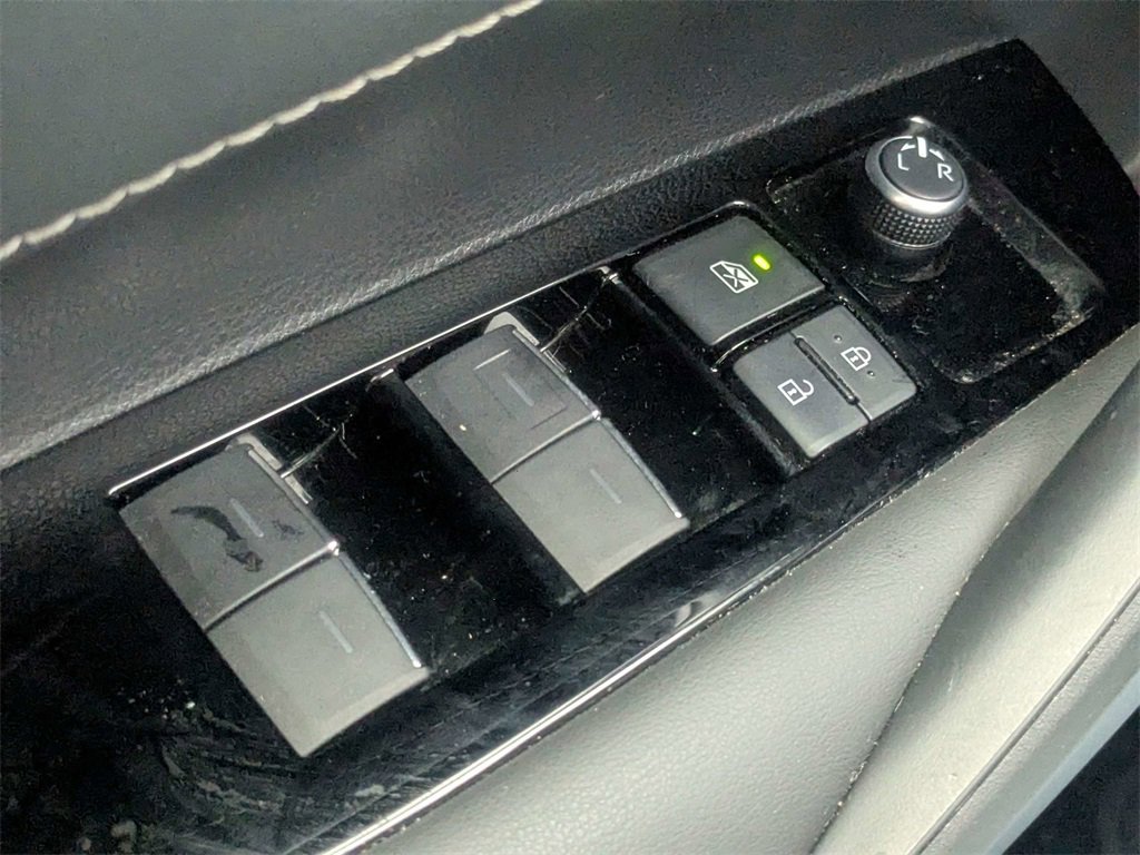 Used 2020 Toyota Corolla SE image 22