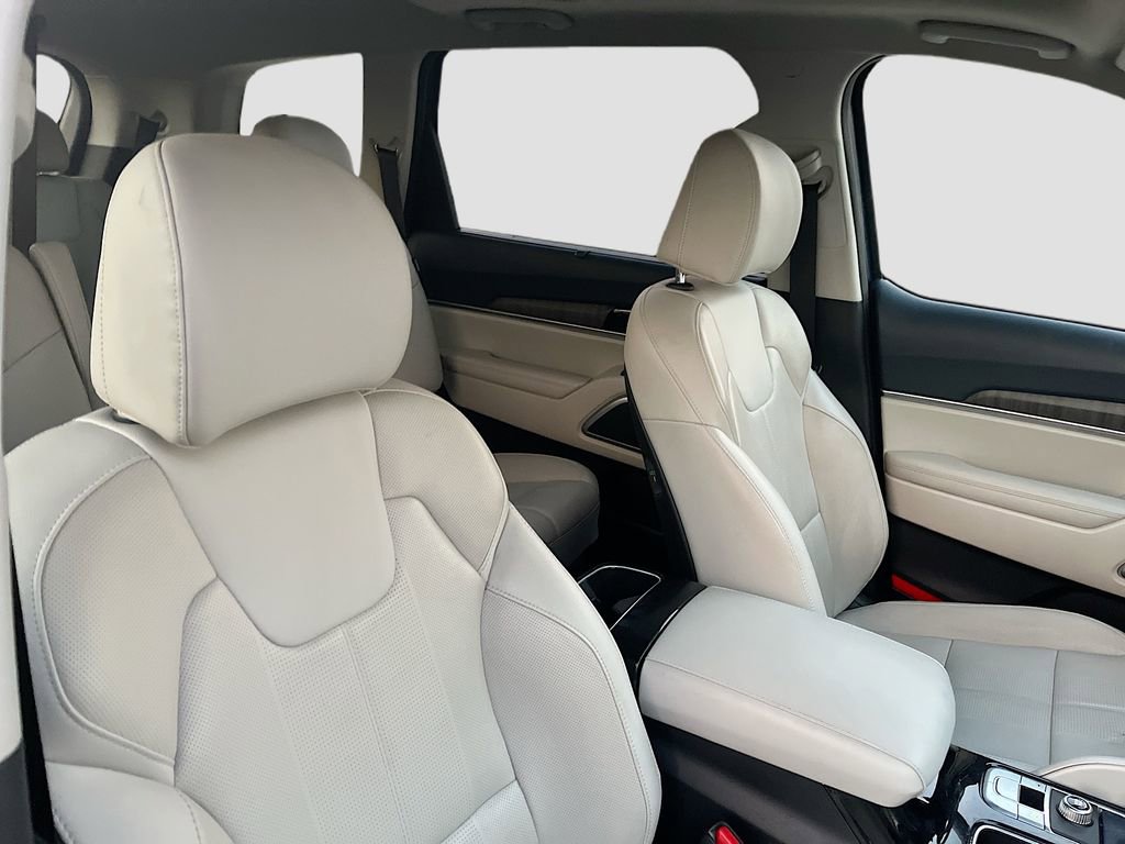 Used 2023 Kia Telluride EX w/ EX Captain's Chair Package FWD image 31
