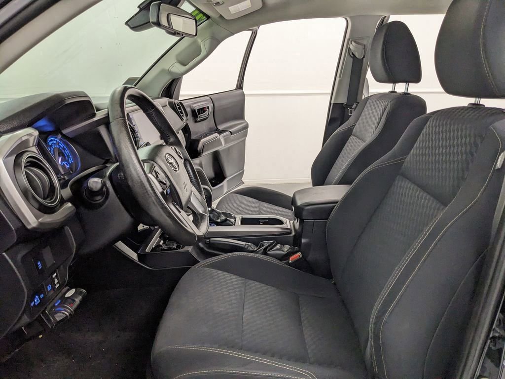 Used 2021 Toyota Tacoma SR5 w/ Trail Edition AWD/4WD image 45