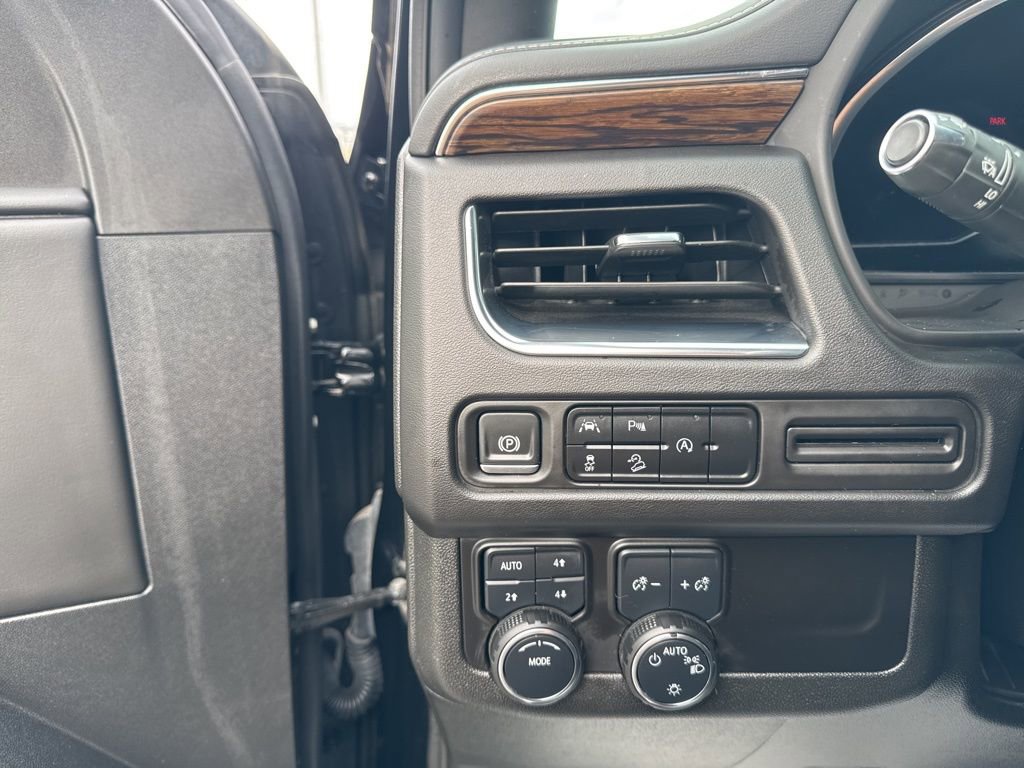 Used 2024 Chevrolet Tahoe Premier AWD/4WD image 12