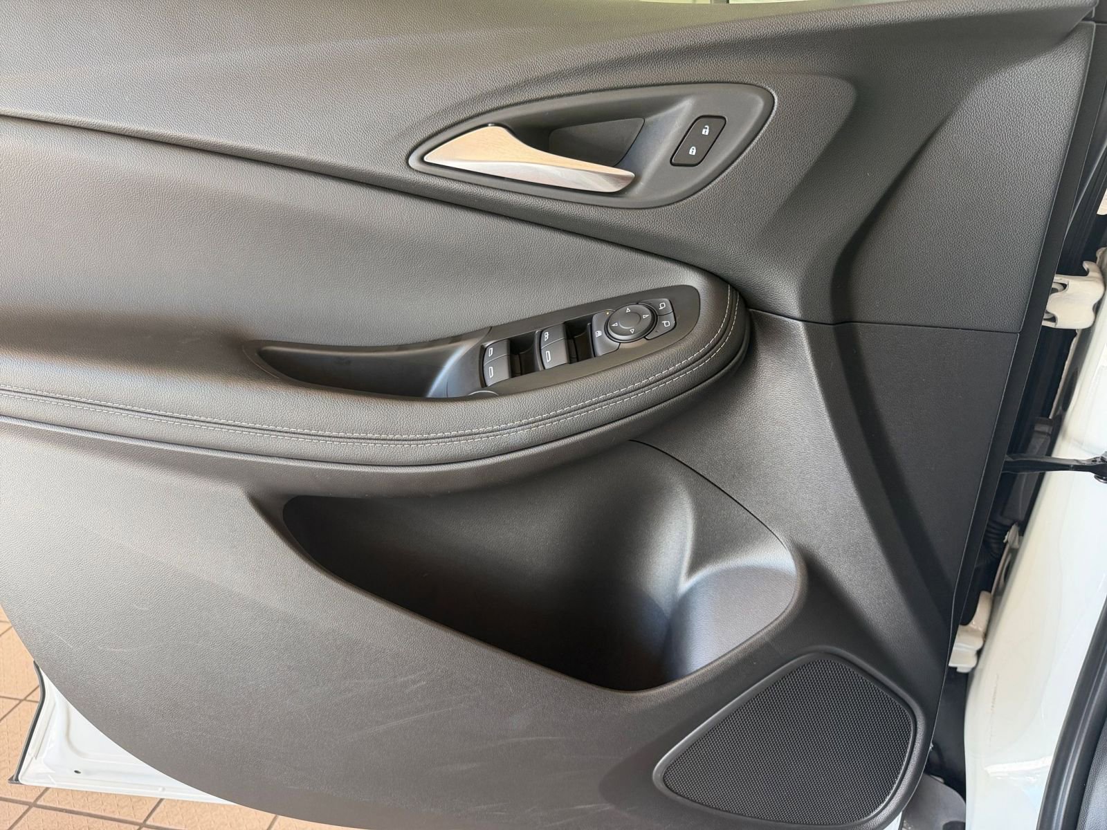 Used 2025 Buick Encore GX Preferred FWD image 18