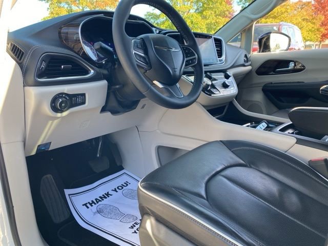Used 2024 Chrysler Pacifica Limited image 21