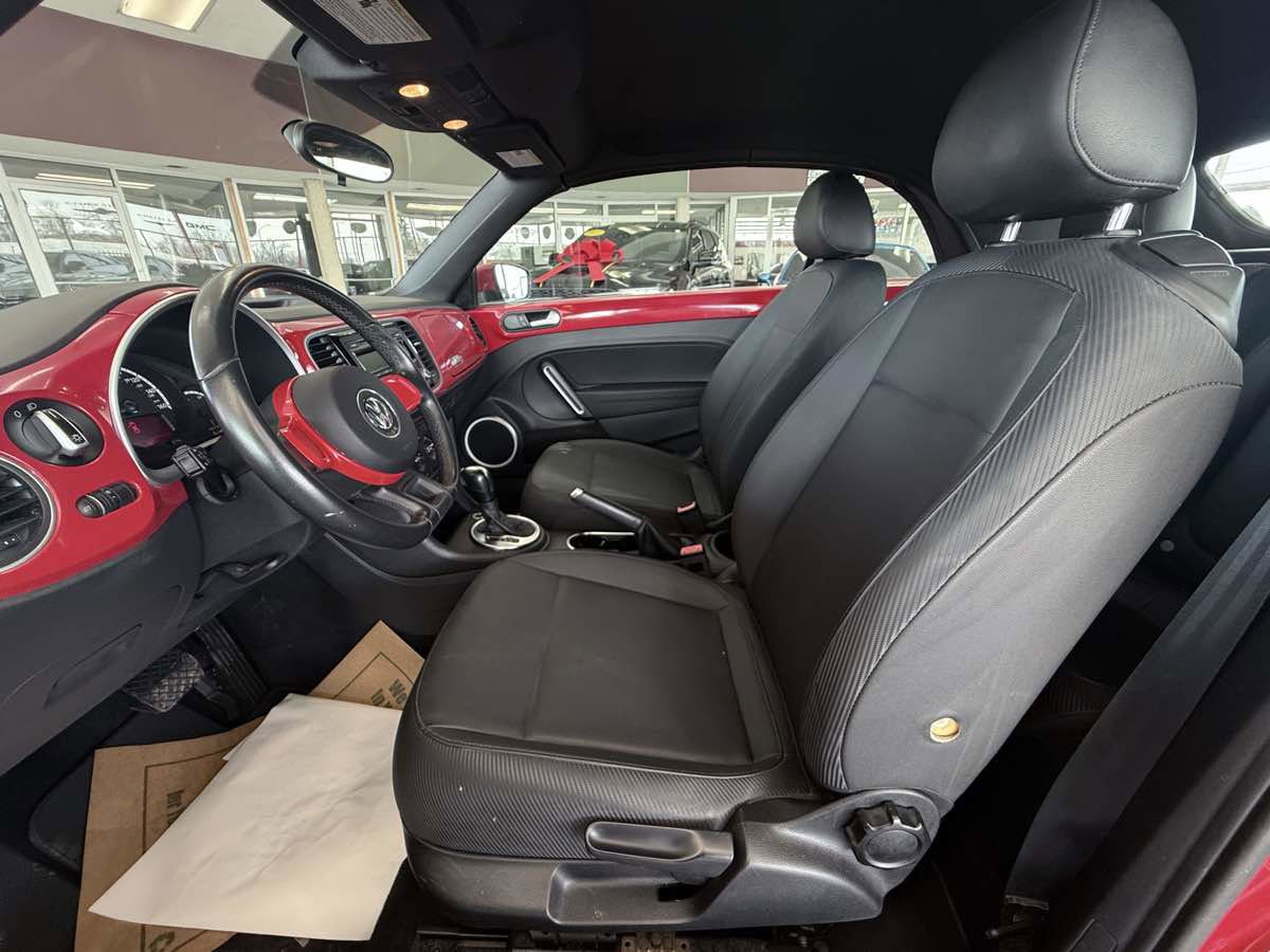 Used 2013 Volkswagen Beetle 2.5 image 23