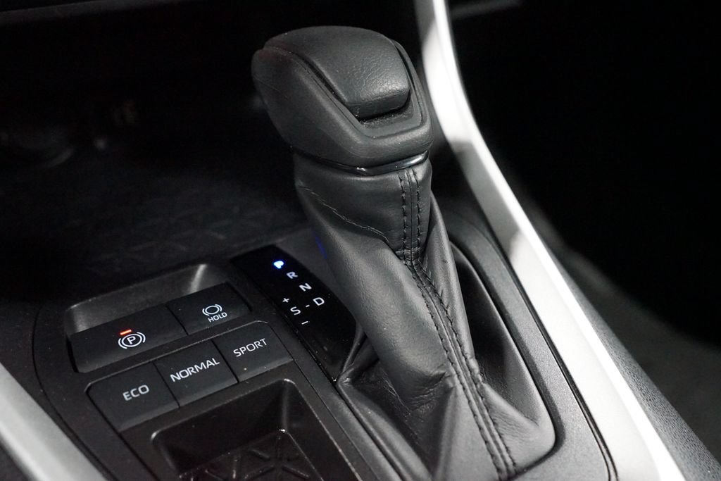 Certified 2025 Toyota RAV4 XLE FWD image 21