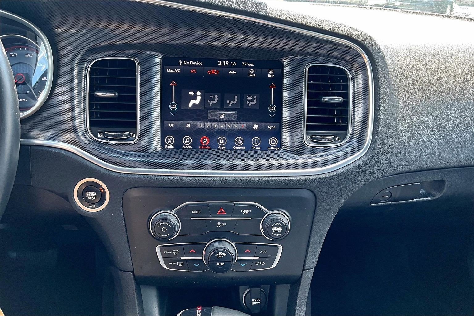 Used 2017 Dodge Charger SXT RWD image 14