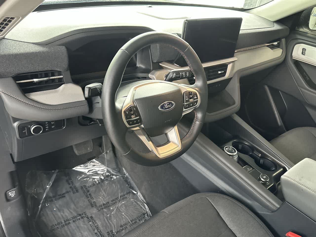 Used 2026 Ford Explorer Active RWD image 13