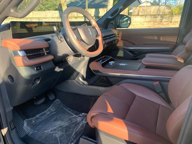 New 2026 Lincoln Navigator Reserve image 14