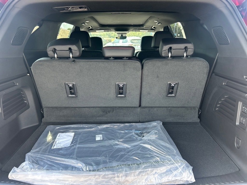 New 2026 Chevrolet Traverse RS w/ LPO, Floor Liner Package image 23
