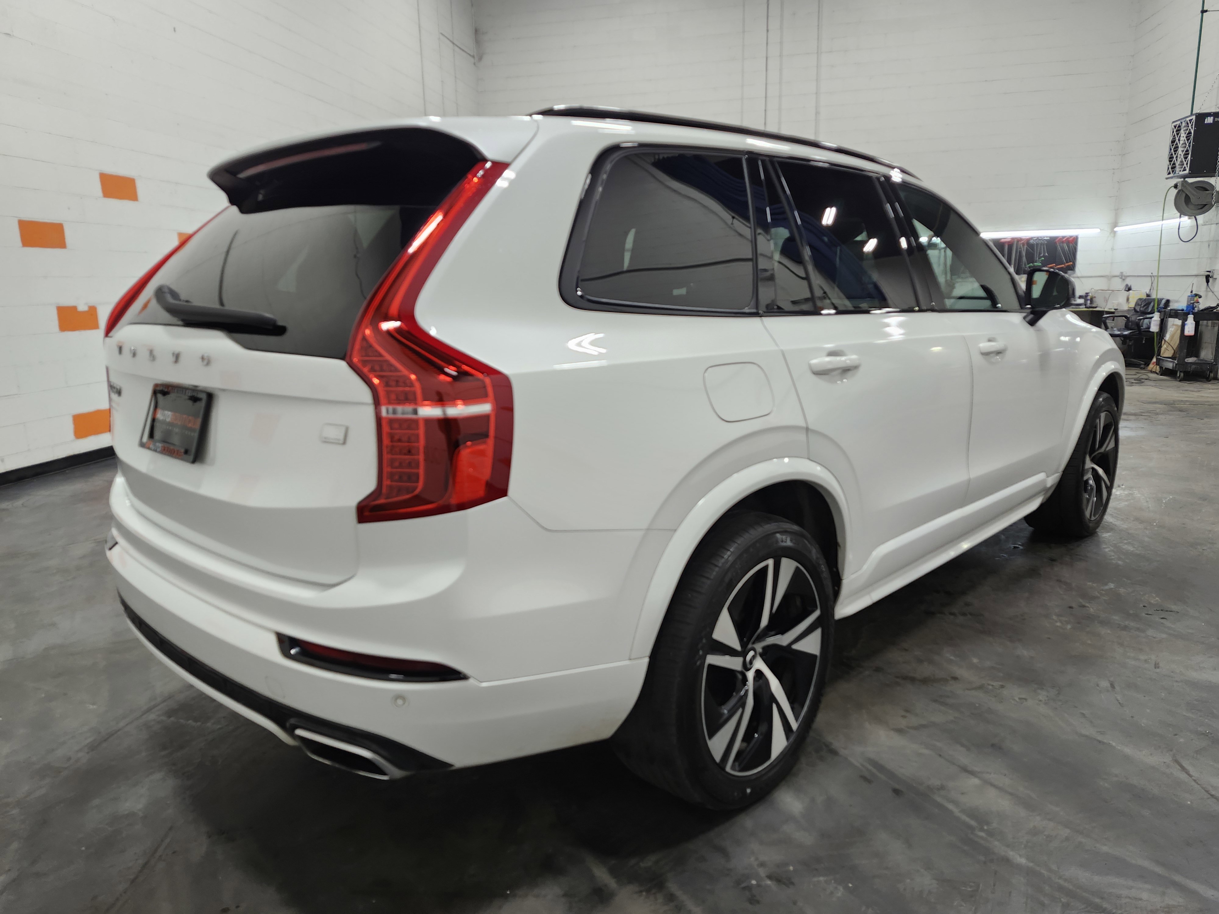 Used 2021 Volvo XC90 T8 R-Design w/ Advanced Package image 19