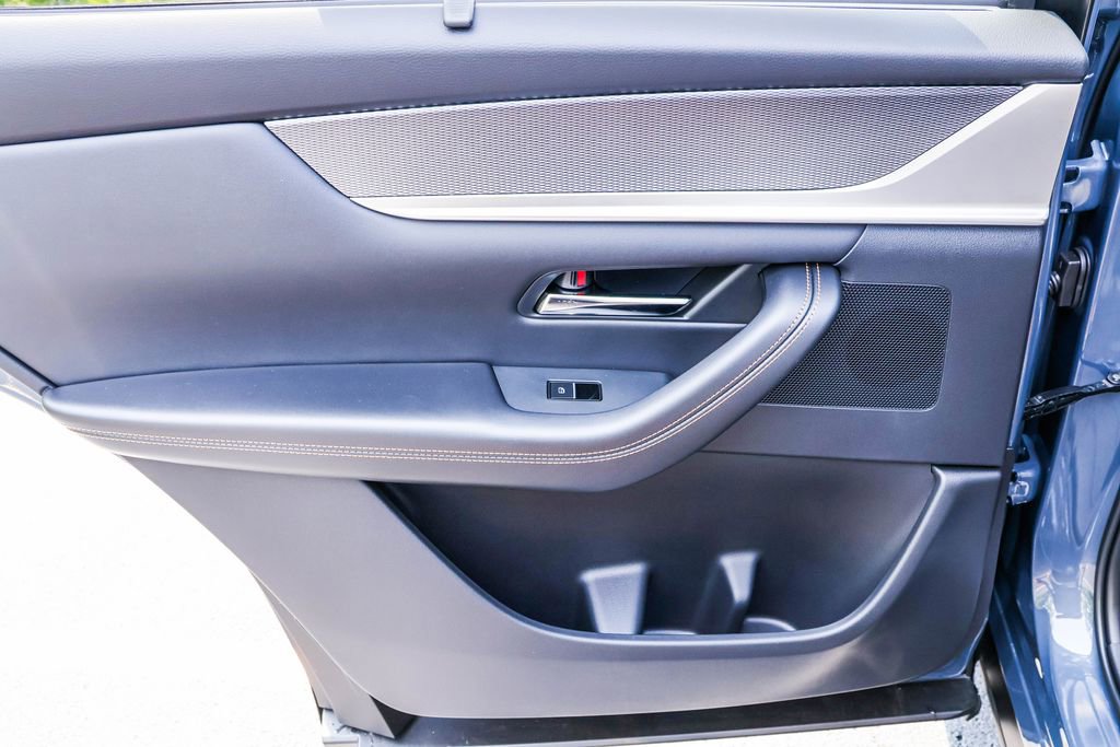 New 2025 MAZDA CX-70 Plug-In Hybrid w/ Premium Pkg image 38