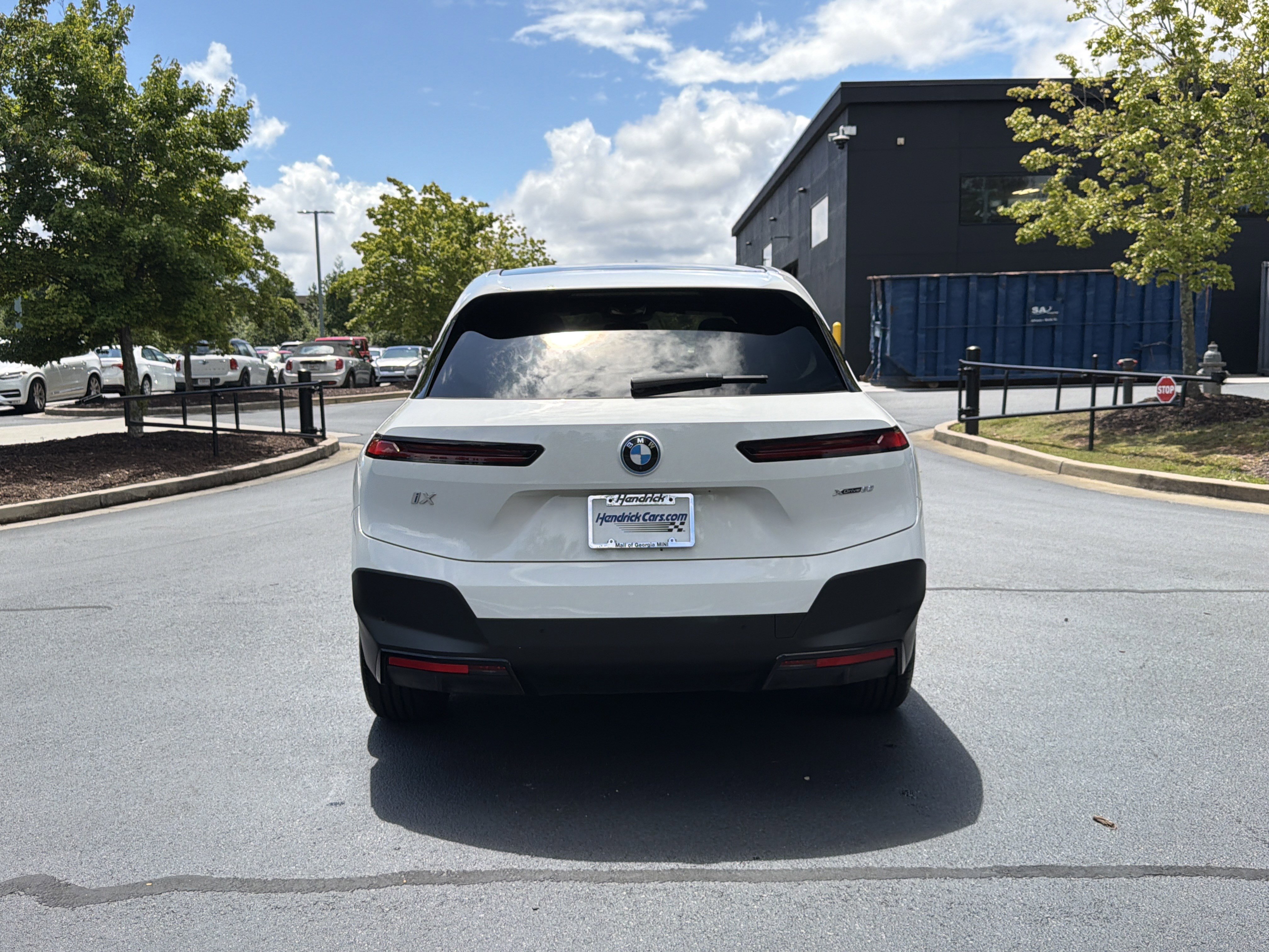 Used 2025 BMW iX xDrive50 AWD/4WD image 17