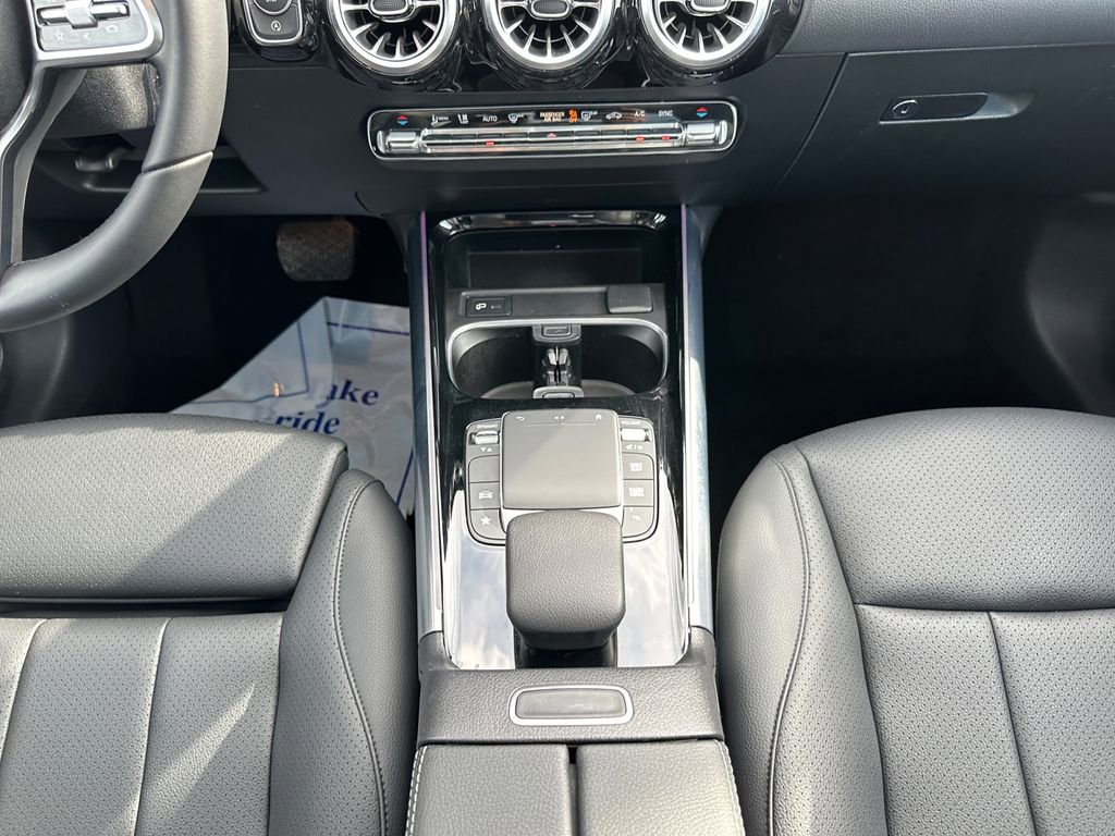 Used 2022 Mercedes-Benz GLA 250 4MATIC image 11