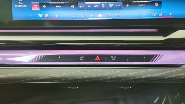 Used 2026 BMW 550e xDrive image 53