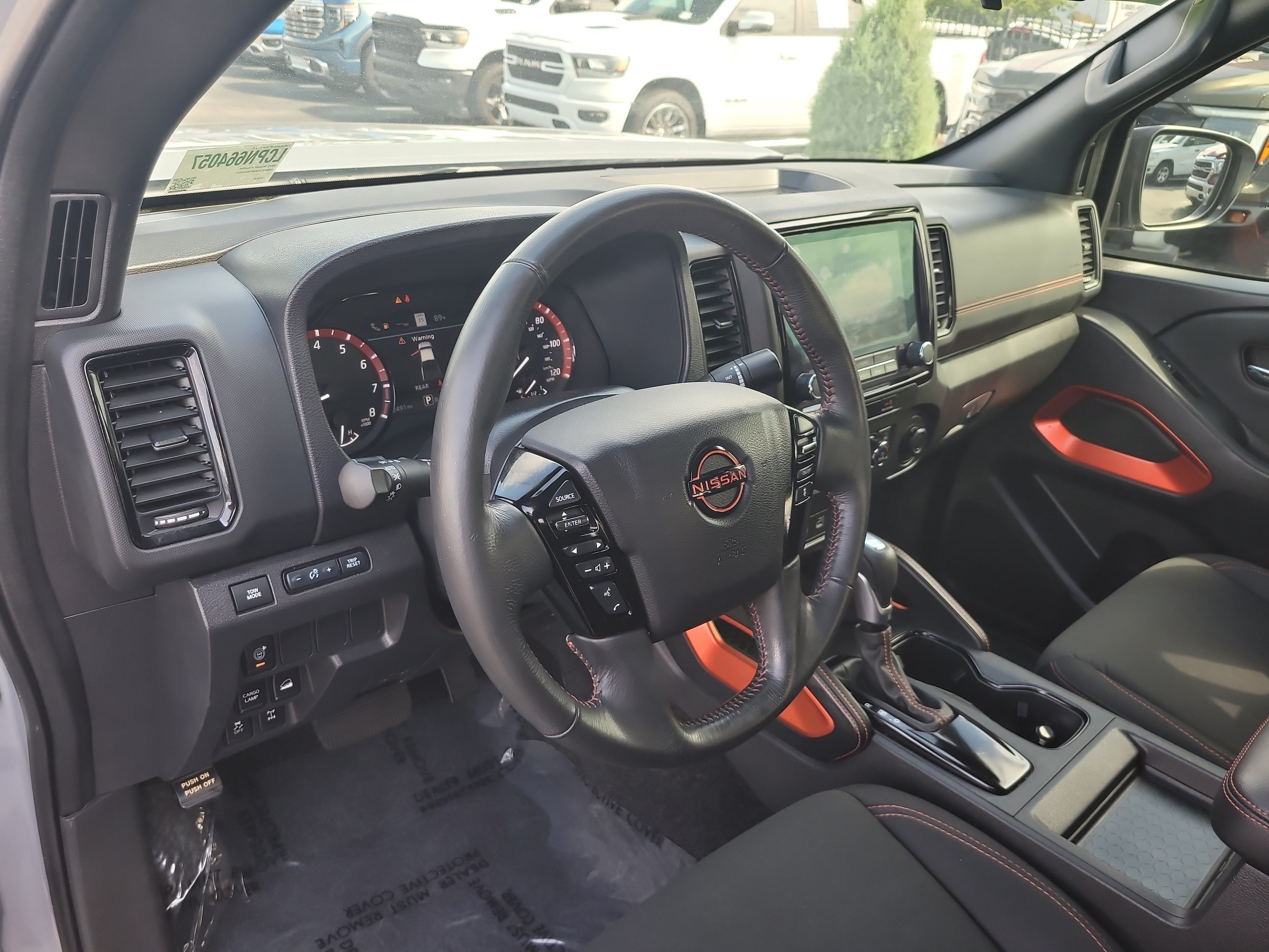 Used 2023 Nissan Frontier PRO-4X w/ Technology Package AWD/4WD image 21