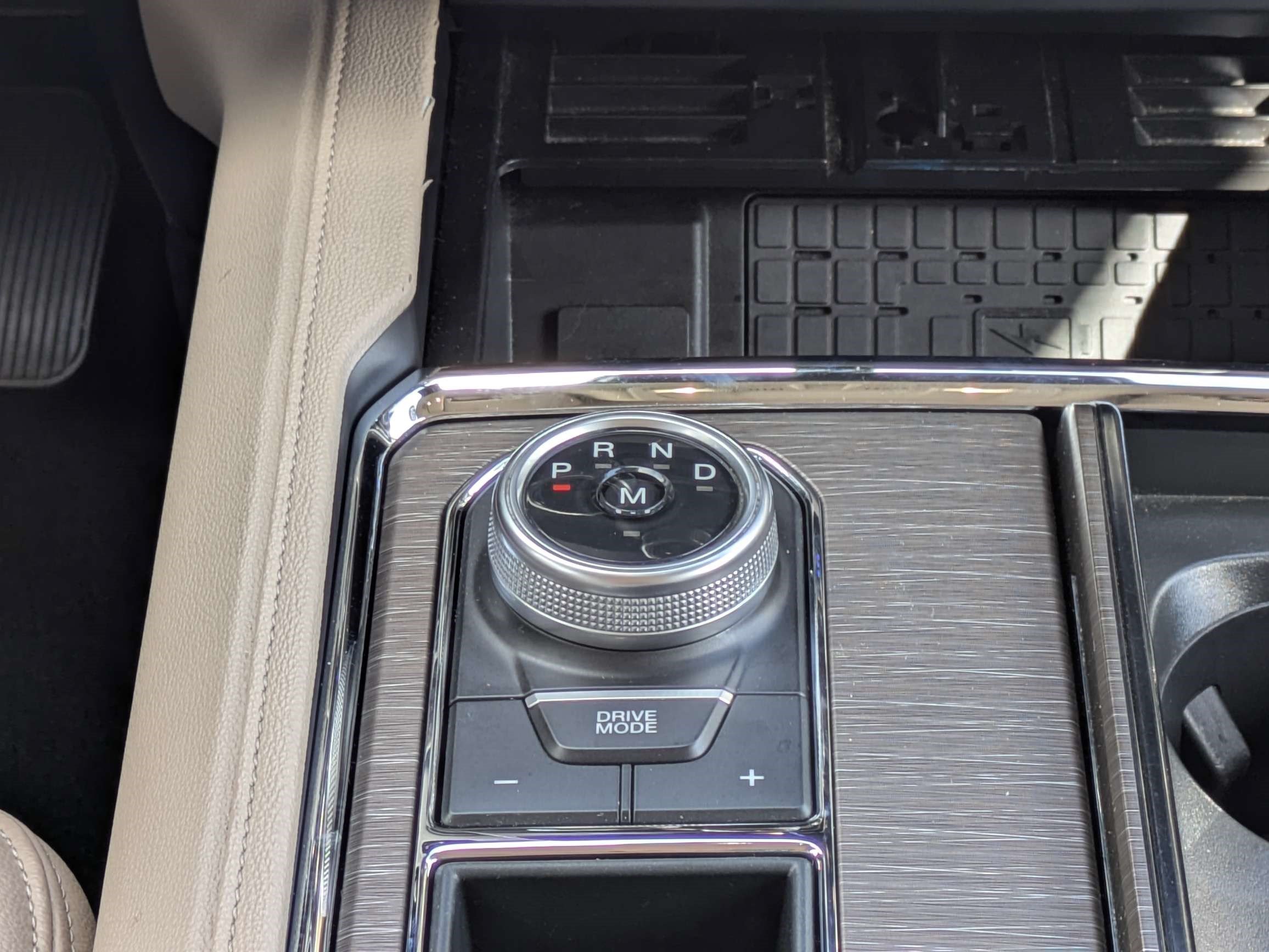 Used 2024 Ford Expedition Limited RWD image 19