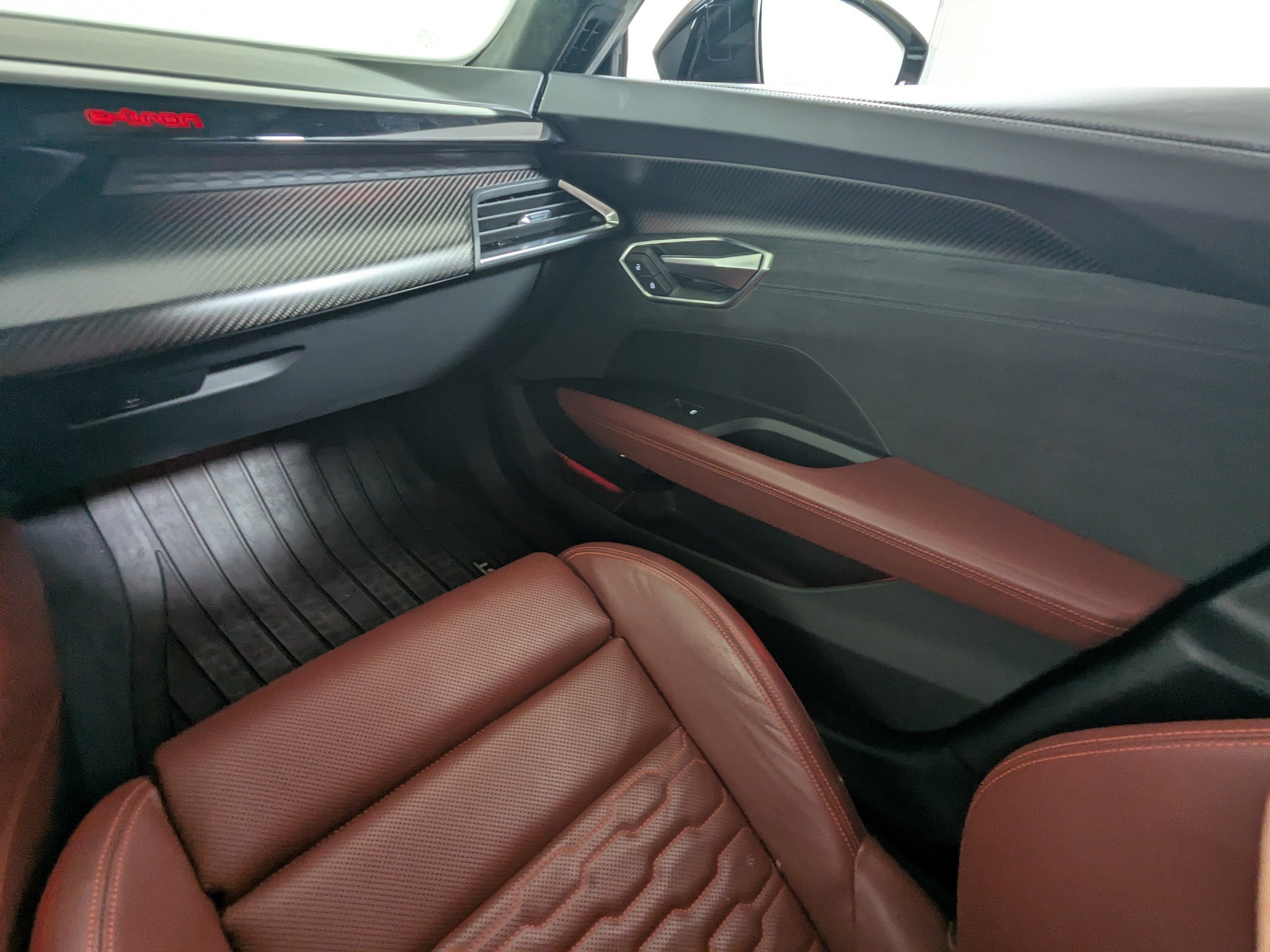 Certified 2023 Audi RS e-tron GT w/ Carbon Performance Package AWD/4WD image 11