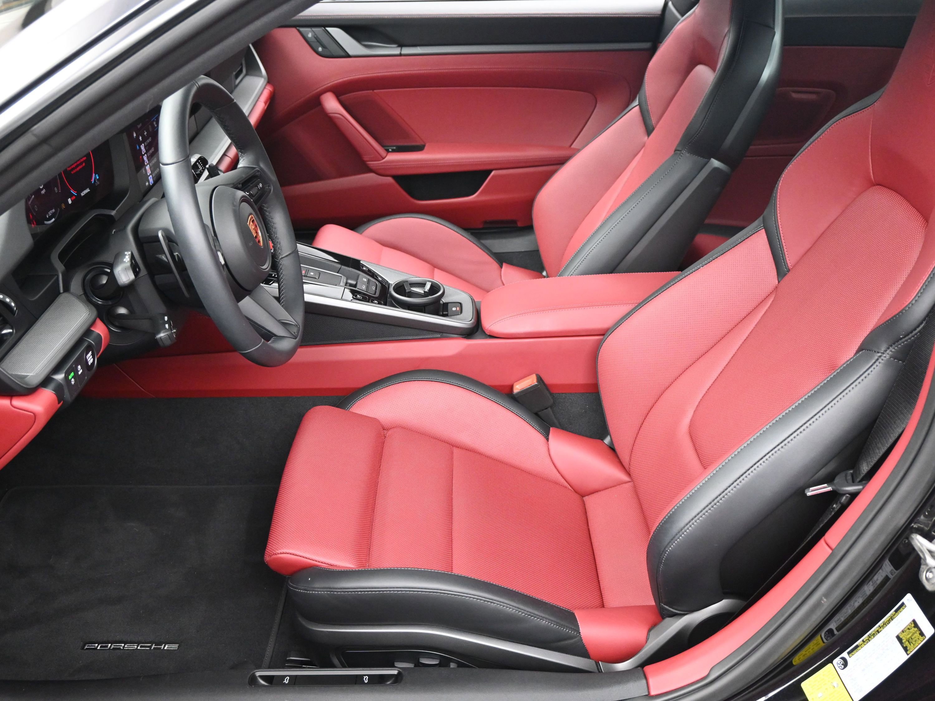 Certified 2025 Porsche 911 Carrera image 6