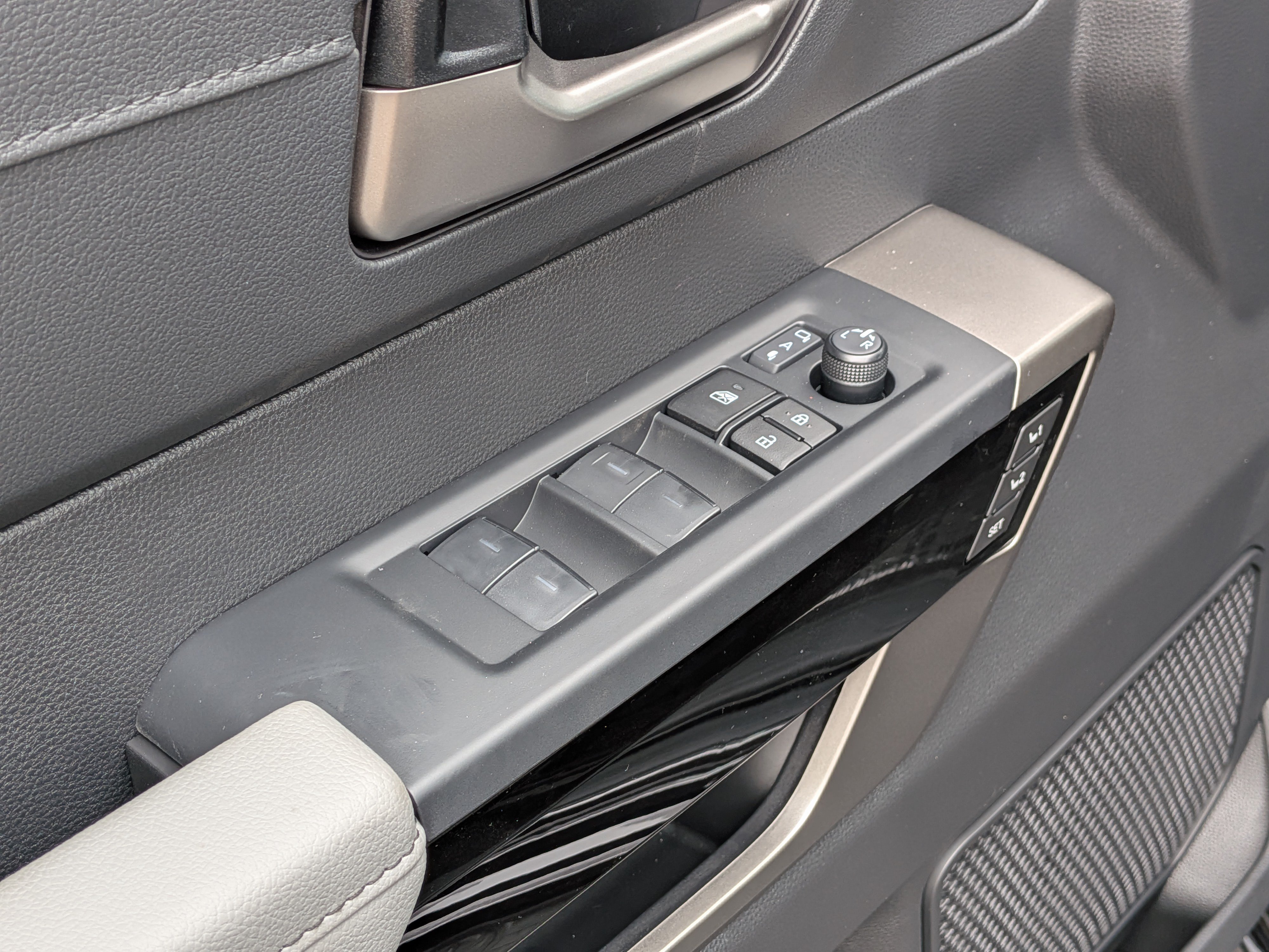 New 2026 Toyota Tundra Limited AWD/4WD image 11