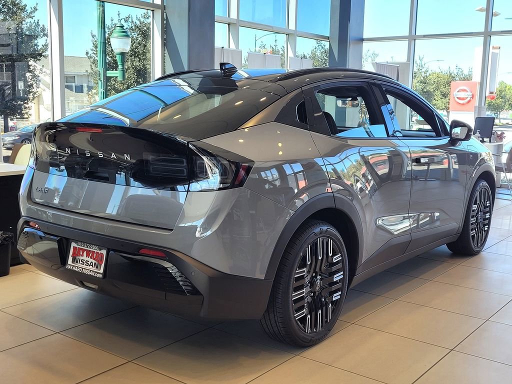New 2026 Nissan Leaf Platinum+ w/ Cargo Package (Platinum+) image 2