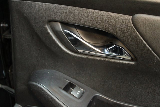 Used 2020 Chevrolet Traverse RS image 13