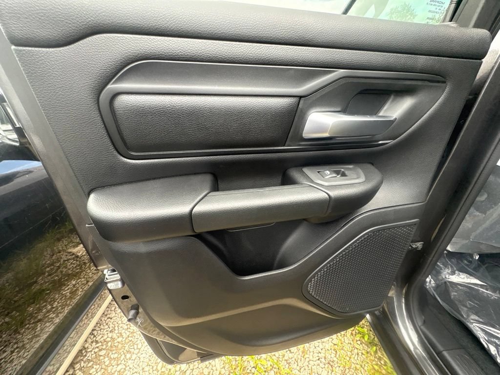 New 2026 RAM 1500 Express AWD/4WD image 17