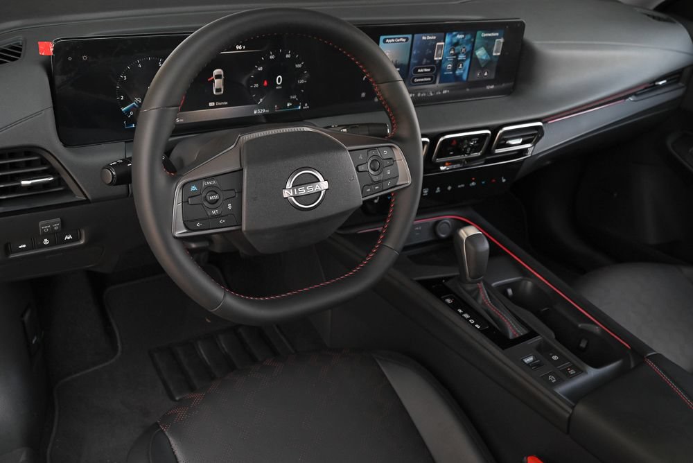 Used 2026 Nissan Sentra SR w/ SR Premium Package FWD image 9