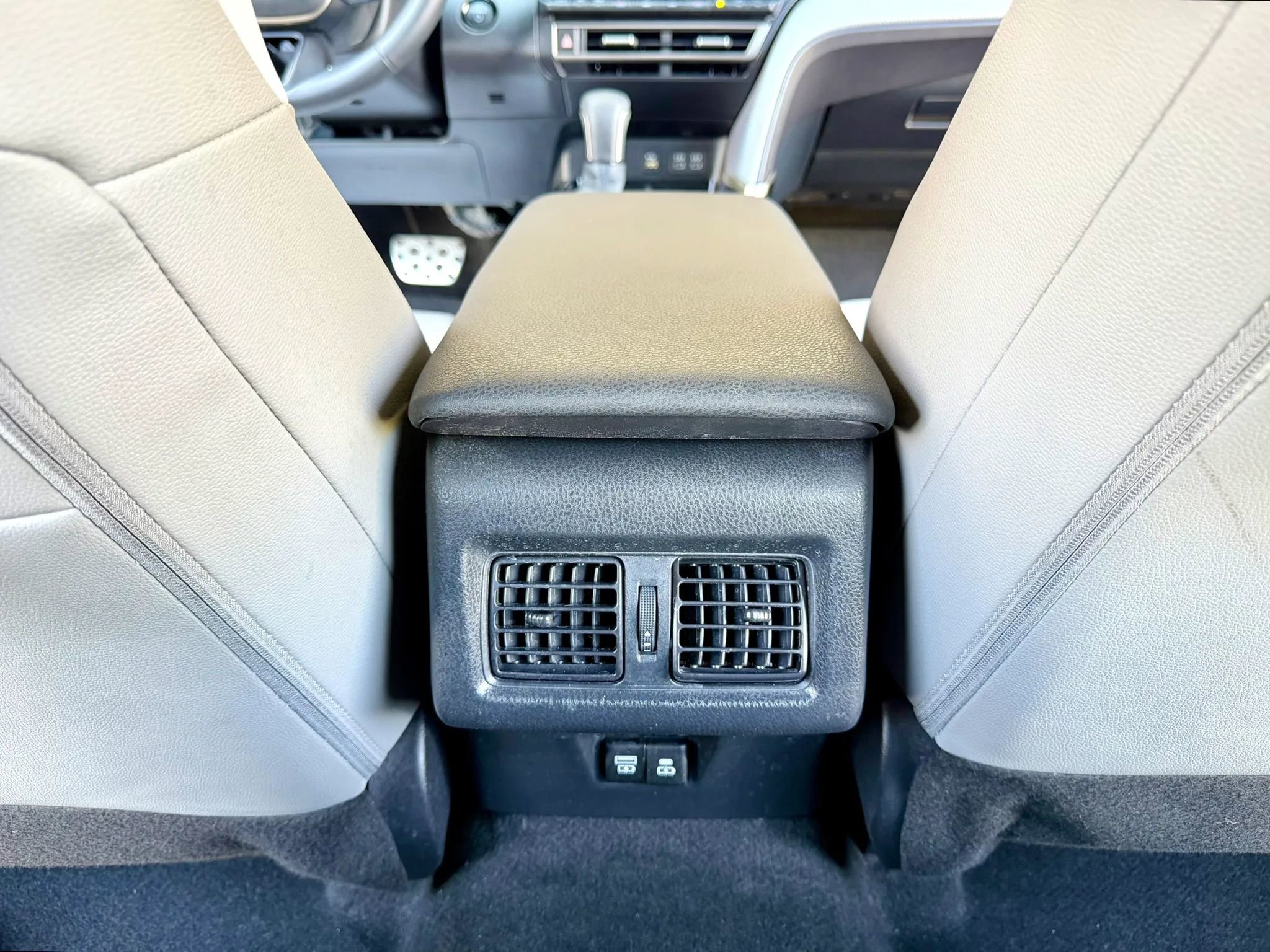 Used 2025 Toyota Camry SE w/ Convenience Package image 13