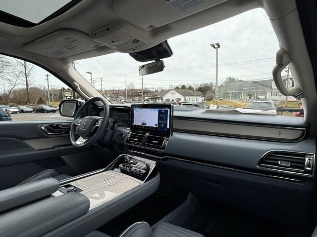Used 2022 Lincoln Navigator L Black Label image 25